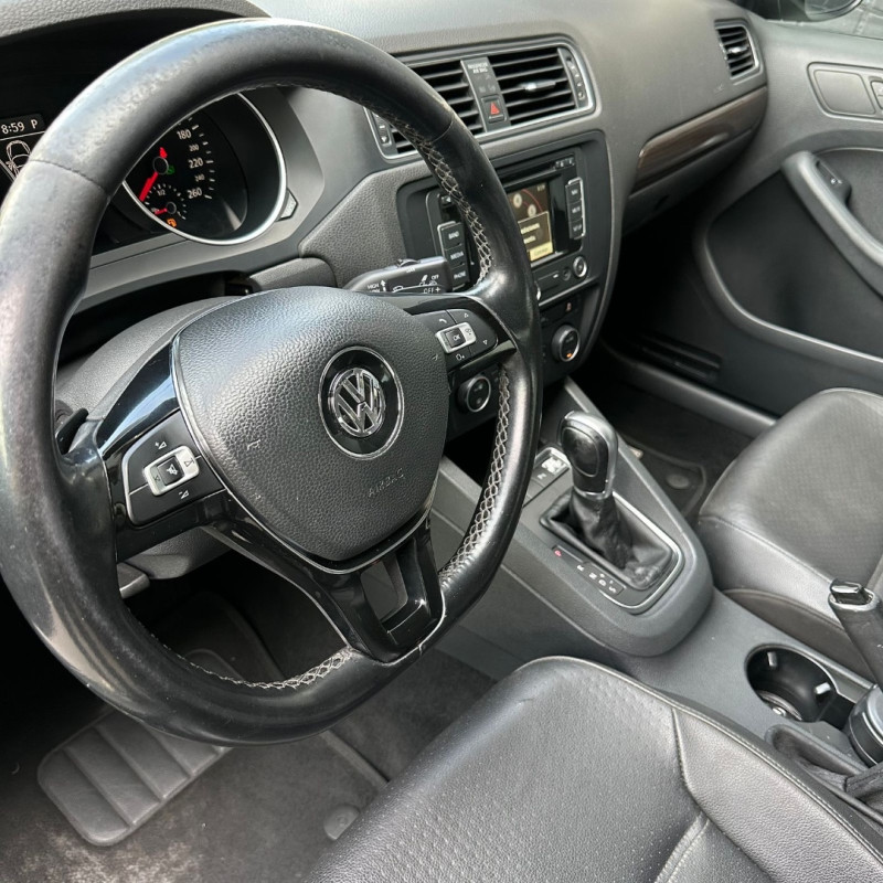 VOLKSWAGEN Jetta 2.0 4P CONFORTLINE TIPTRONIC AUTOMÁTICO