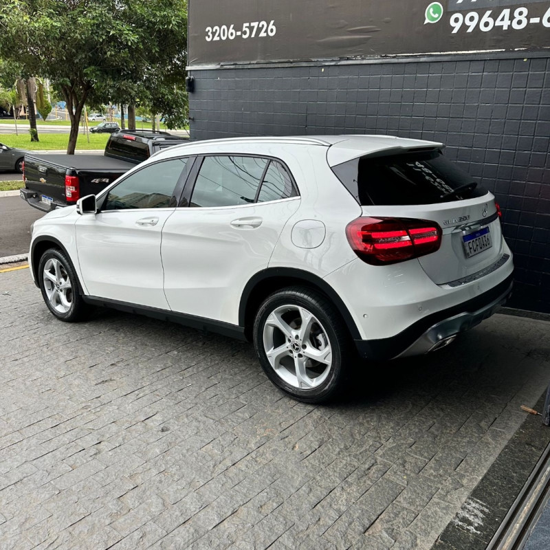 MERCEDES-BENZ GLA 200 1.6 16V 4P CGI ADVANCE TURBO AUTOMÁTICO