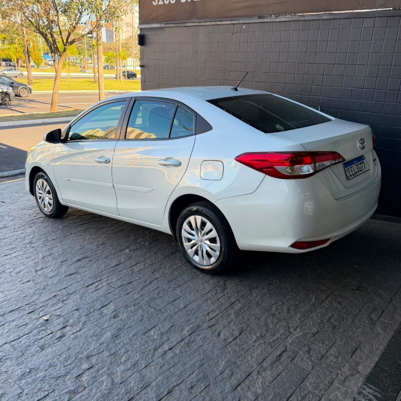 TOYOTA Yaris Sedan 1.5 16V 4P FLEX XL MULTIDRIVE AUTOMÁTICO CVT