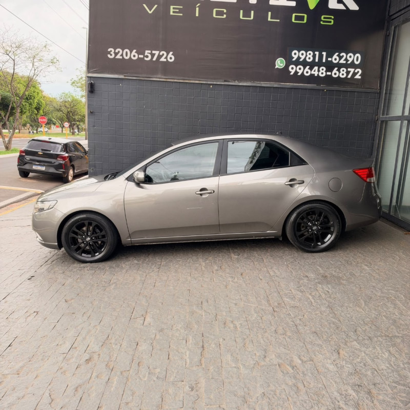KIA Cerato Sedan 1.6 16V 4P EX AUTOMÁTICO