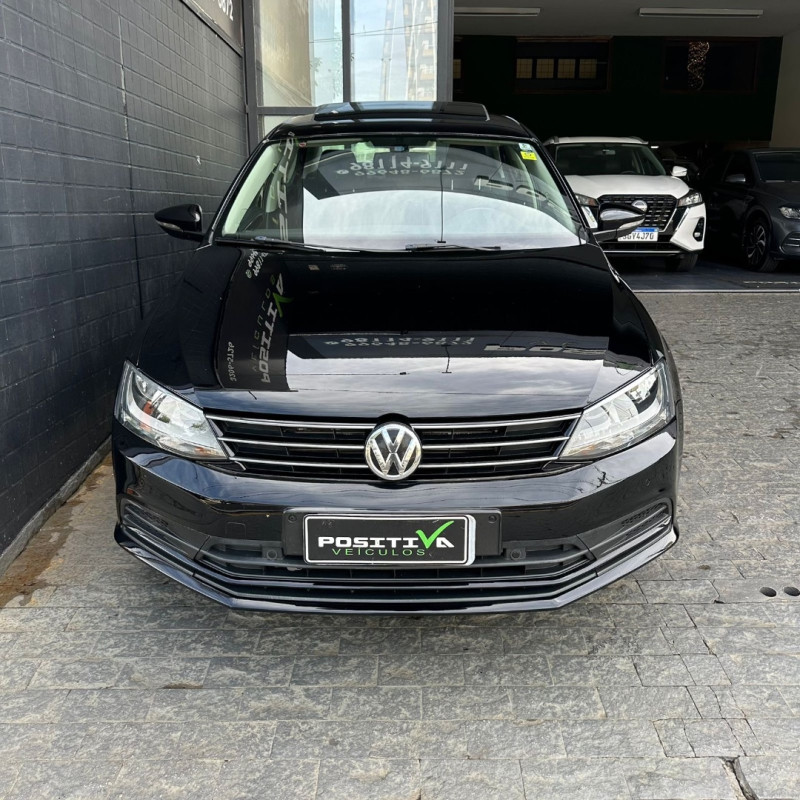 VOLKSWAGEN Jetta 2.0 4P CONFORTLINE TIPTRONIC AUTOMÁTICO