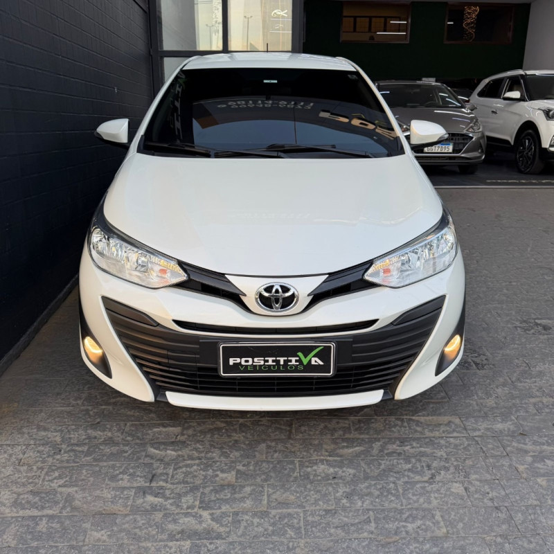 TOYOTA Yaris Sedan 1.3 16V 4P FLEX XL PLUS TECH MULTIDRIVE AUTOMÁTICO CVT