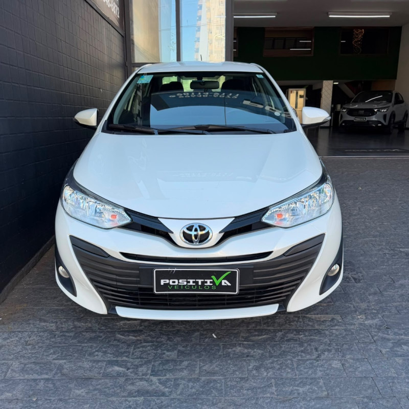 TOYOTA Yaris Sedan 1.5 16V 4P FLEX XL MULTIDRIVE AUTOMÁTICO CVT
