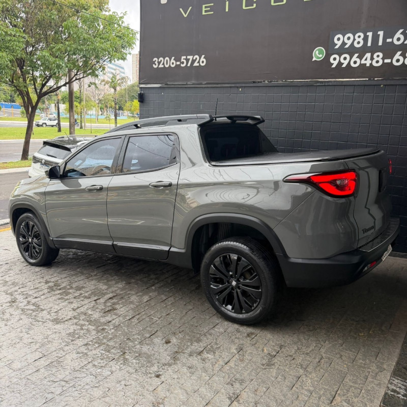 FIAT Toro 1.3 16V 4P FLEX 270 TURBO VOLCANO AUTOMÁTICO