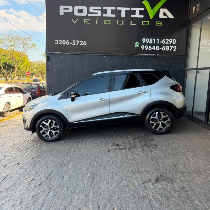 RENAULT Captur 1.6 16V 4P FLEX SCE LIFE X-TRONIC CVT