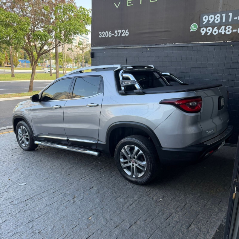FIAT Toro 2.4 16V 4P FREEDOM MULTIAIR FLEX AUTOMÁTICO