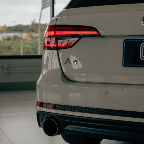 AUDI A4 Avant 2.0 20V 4P TFSI AUTOMÁTICO