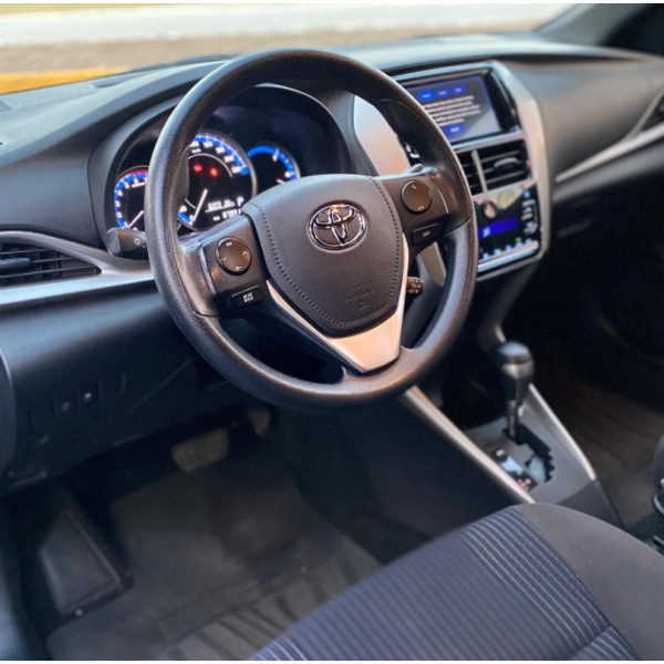 Yaris Hatch 1.5 16V 4P FLEX XL PLUS CONNECT MULTIDRIVE AUTOMÁTICO CVT