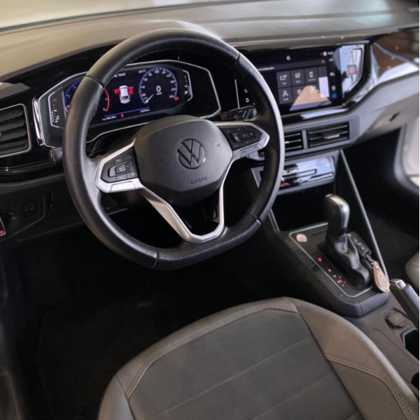VOLKSWAGEN Nivus 1.0 4P FLEX 200 TSI HIGHLINE TURBO AUTOMÁTICO