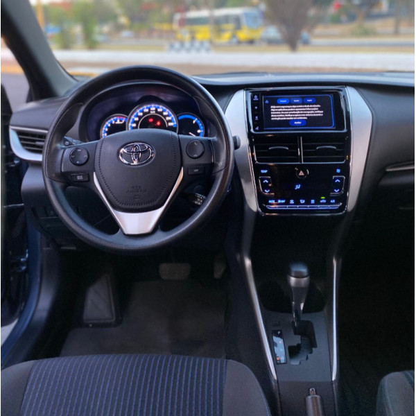 Yaris Hatch 1.5 16V 4P FLEX XL PLUS CONNECT MULTIDRIVE AUTOMÁTICO CVT