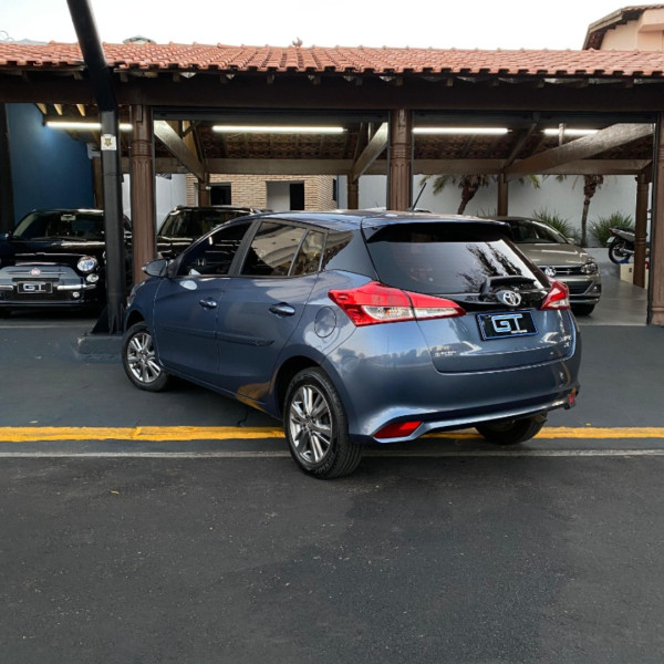 Yaris Hatch 1.5 16V 4P FLEX XL PLUS CONNECT MULTIDRIVE AUTOMÁTICO CVT