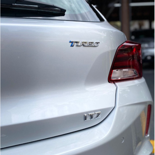 Onix Hatch 1.0 4P FLEX LTZ TURBO AUTOMÁTICO