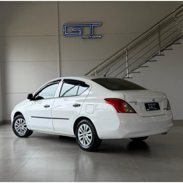 NISSAN Versa Sedan 1.6 16V 4P FLEX S