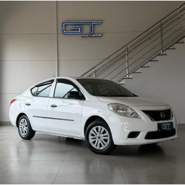 Versa Sedan 1.6 16V 4P FLEX S