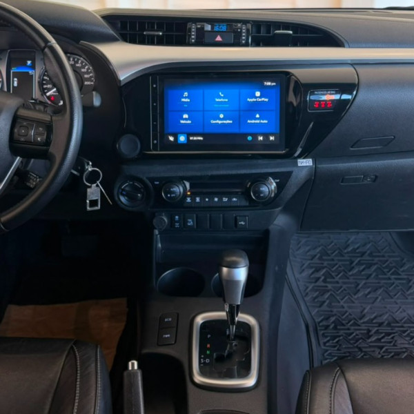 TOYOTA Hilux Caminhonete 2.8 16V 4P SR 4X4 DIESEL CABINE DUPLA AUTOMÁTICO