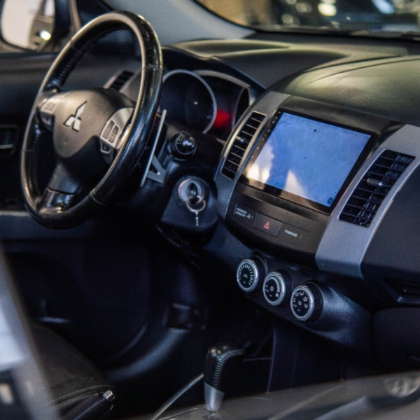 MITSUBISHI Outlander 2.0 16V 4P AUTOMÁTICO