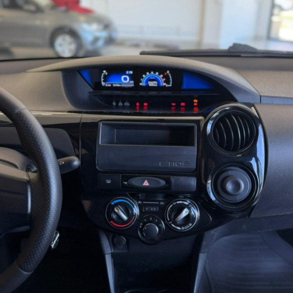 TOYOTA Etios Sedan 1.5 16V 4P FLEX X