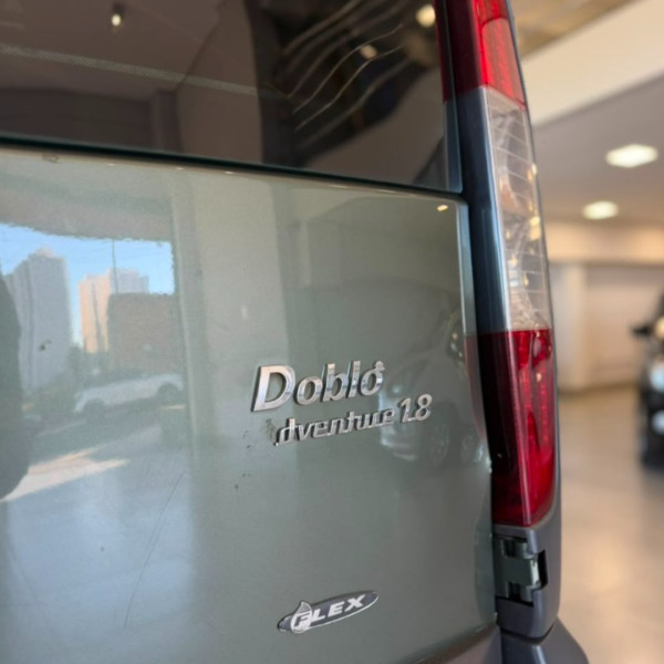 FIAT Doblo 1.8 16V 4P FLEX ADVENTURE 6 LUGARES