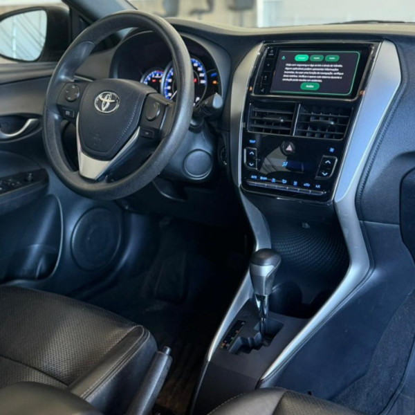 TOYOTA Yaris Hatch 1.5 16V 4P FLEX XL PLUS CONNECT MULTIDRIVE AUTOMÁTICO CVT