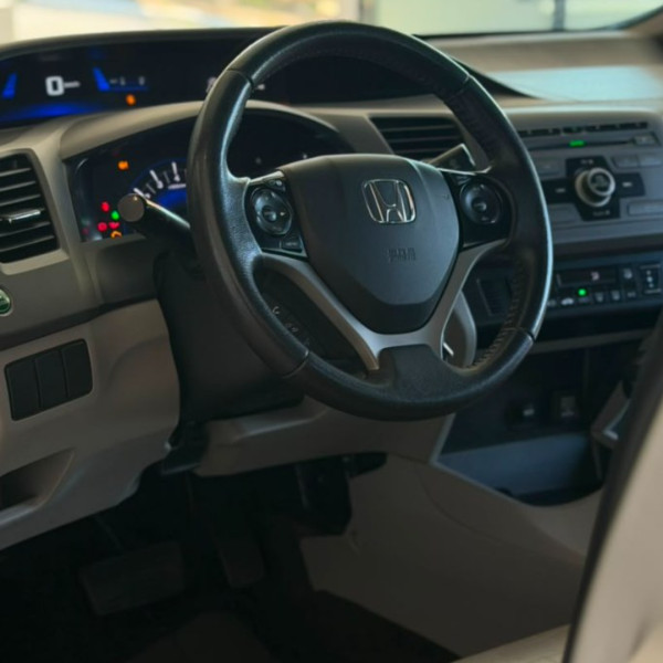 HONDA Civic 1.8 16V 4P LXS AUTOMÁTICO