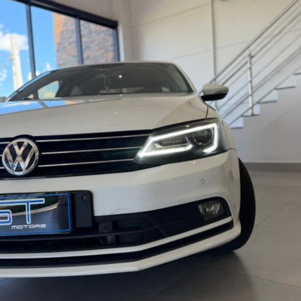 VOLKSWAGEN Jetta 1.4 16V 4P TSI COMFORTLINE AUTOMÁTICO