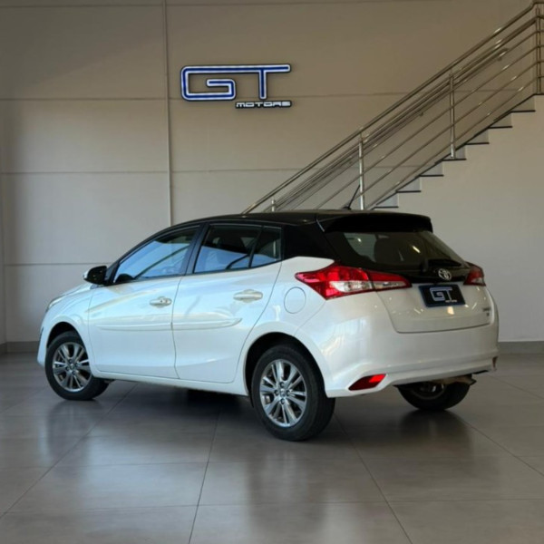 TOYOTA Yaris Hatch 1.5 16V 4P FLEX XL PLUS CONNECT MULTIDRIVE AUTOMÁTICO CVT