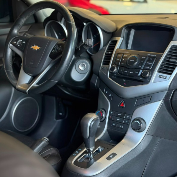 CHEVROLET Cruze Hatch 1.8 16V 4P LT SPORT6 FLEX AUTOMÁTICO