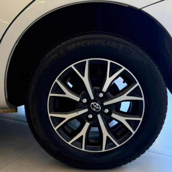 TOYOTA Etios Hatch 1.3 16V 4P FLEX X AUTOMÁTICO
