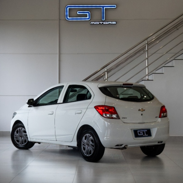 CHEVROLET Onix Hatch 1.0 4P FLEX JOY