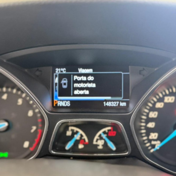 FORD Focus Hatch 2.0 16V 4P FLEX TITANIUM POWERSHIFT AUTOMÁTICO