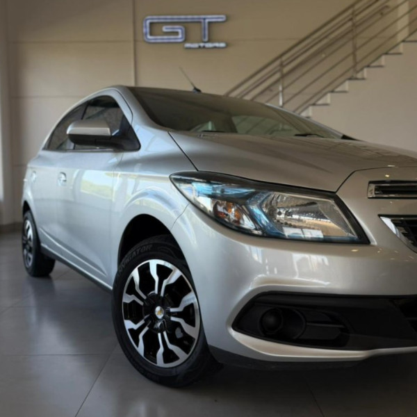 CHEVROLET Onix Hatch 1.4 4P FLEX LT