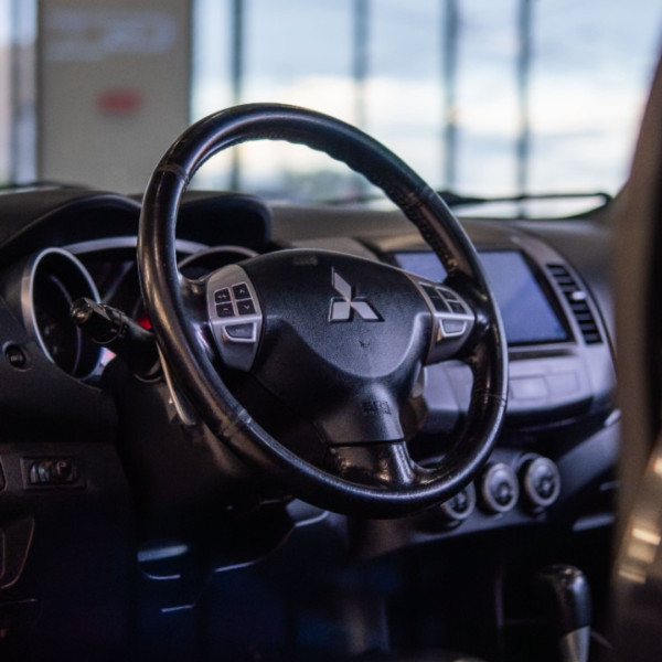 MITSUBISHI Outlander 2.0 16V 4P AUTOMÁTICO