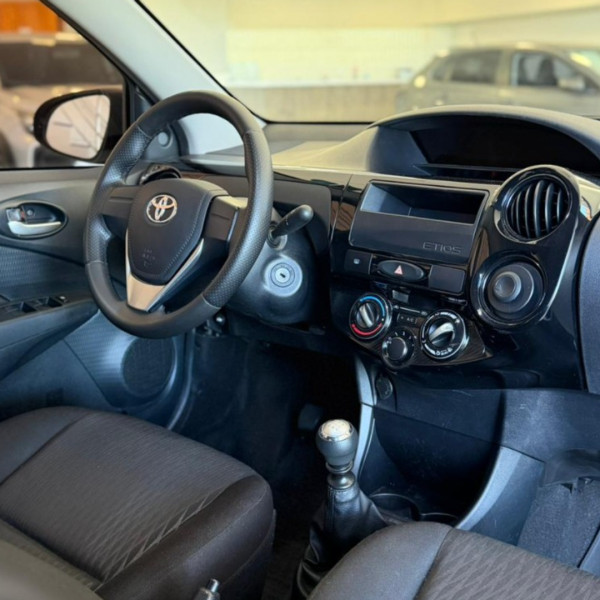 TOYOTA Etios Sedan 1.5 16V 4P FLEX X