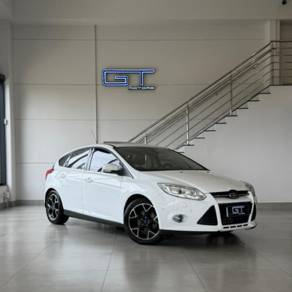 Focus Hatch 2.0 16V 4P FLEX TITANIUM POWERSHIFT AUTOMÁTICO