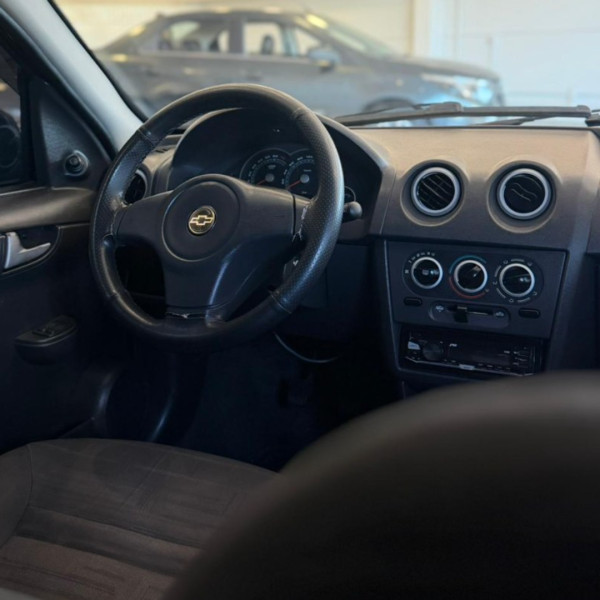 CHEVROLET Prisma 1.4 4P MAXX FLEX