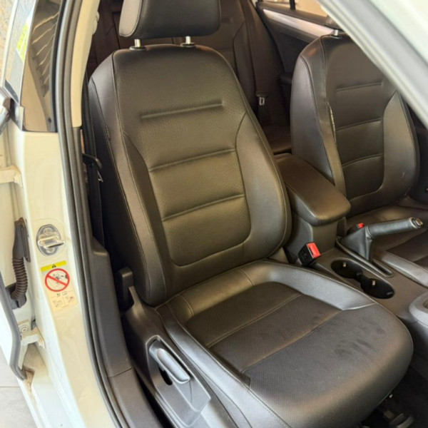 VOLKSWAGEN Jetta 1.4 16V 4P TSI COMFORTLINE AUTOMÁTICO