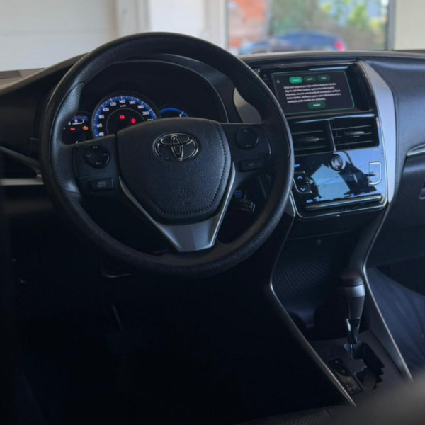 TOYOTA Yaris Hatch 1.5 16V 4P FLEX XL PLUS CONNECT MULTIDRIVE AUTOMÁTICO CVT