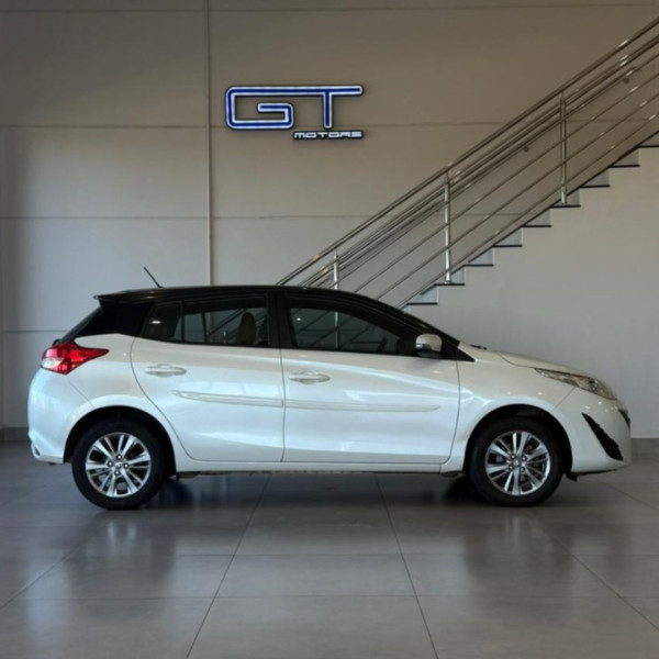TOYOTA Yaris Hatch 1.5 16V 4P FLEX XL PLUS CONNECT MULTIDRIVE AUTOMÁTICO CVT