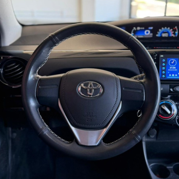 TOYOTA Etios Hatch 1.3 16V 4P FLEX X AUTOMÁTICO