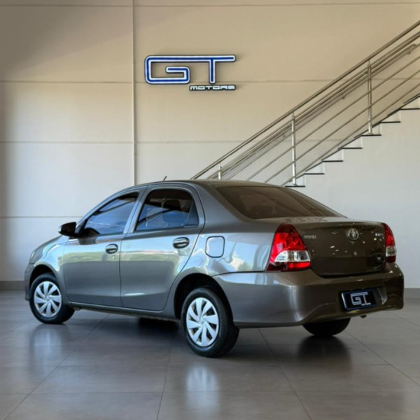 TOYOTA Etios Sedan 1.5 16V 4P FLEX X