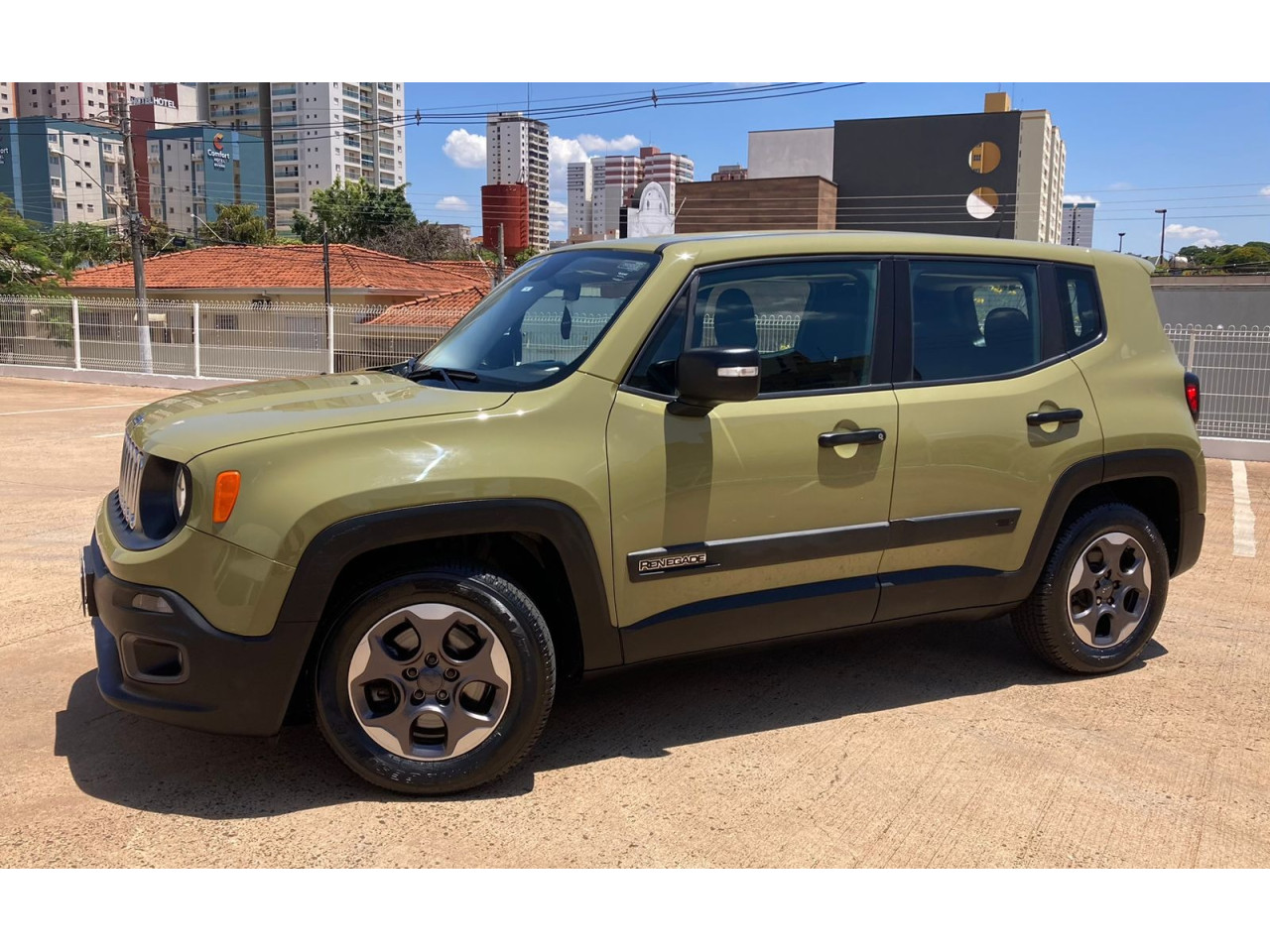 Renegade 1.8 16V 4P FLEX SPORT