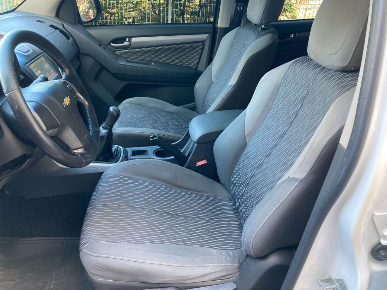 S10 2.4 CABINE DUPLA