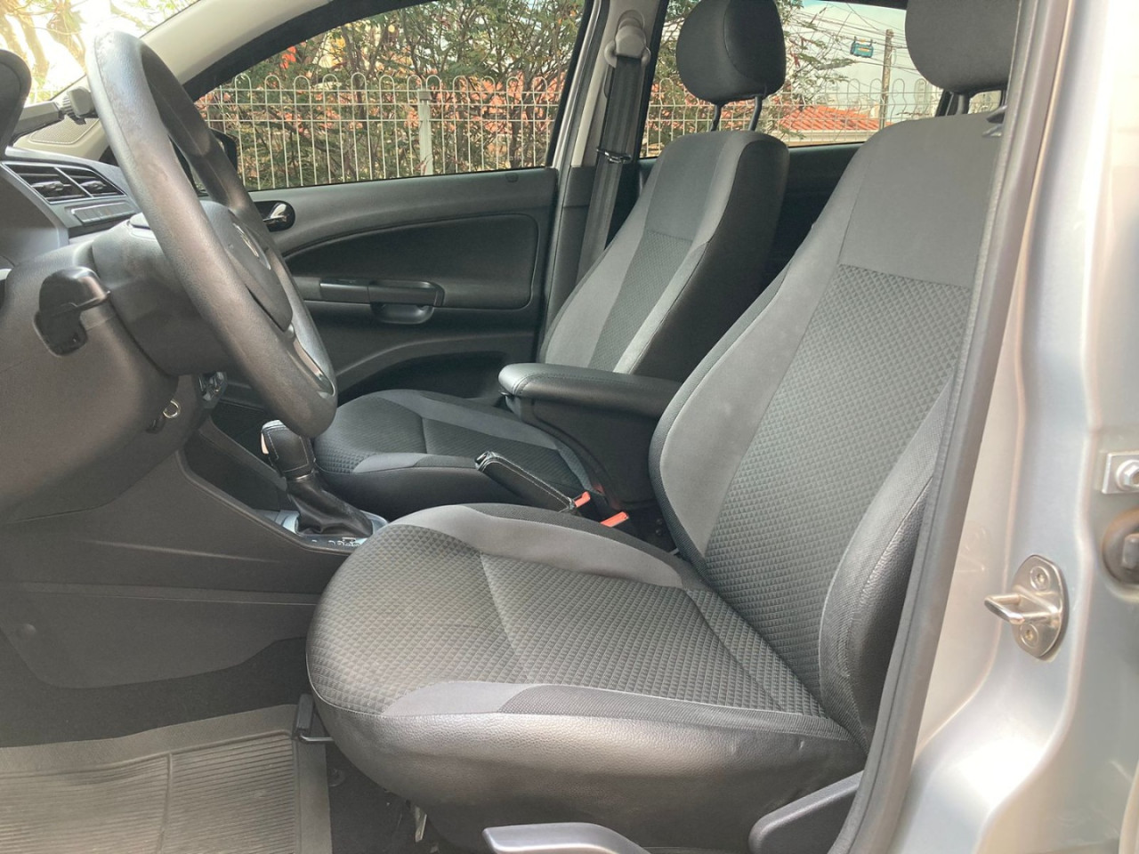 Voyage 1.6 4P FLEX AUTOMÁTICO