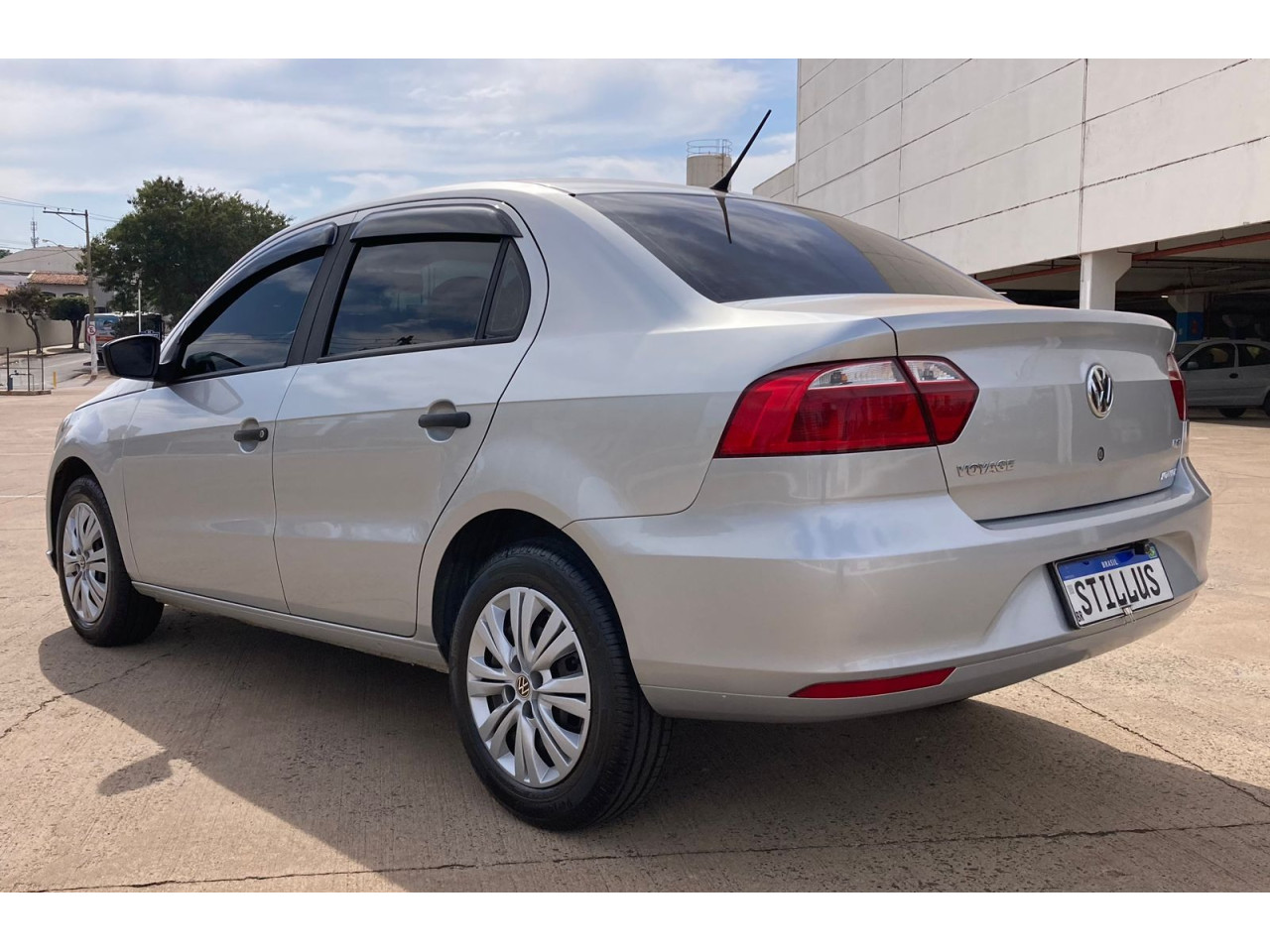 Voyage 1.6 4P FLEX AUTOMÁTICO