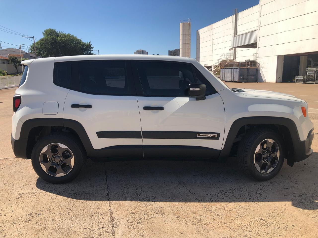 Renegade 1.8 16V 4P FLEX