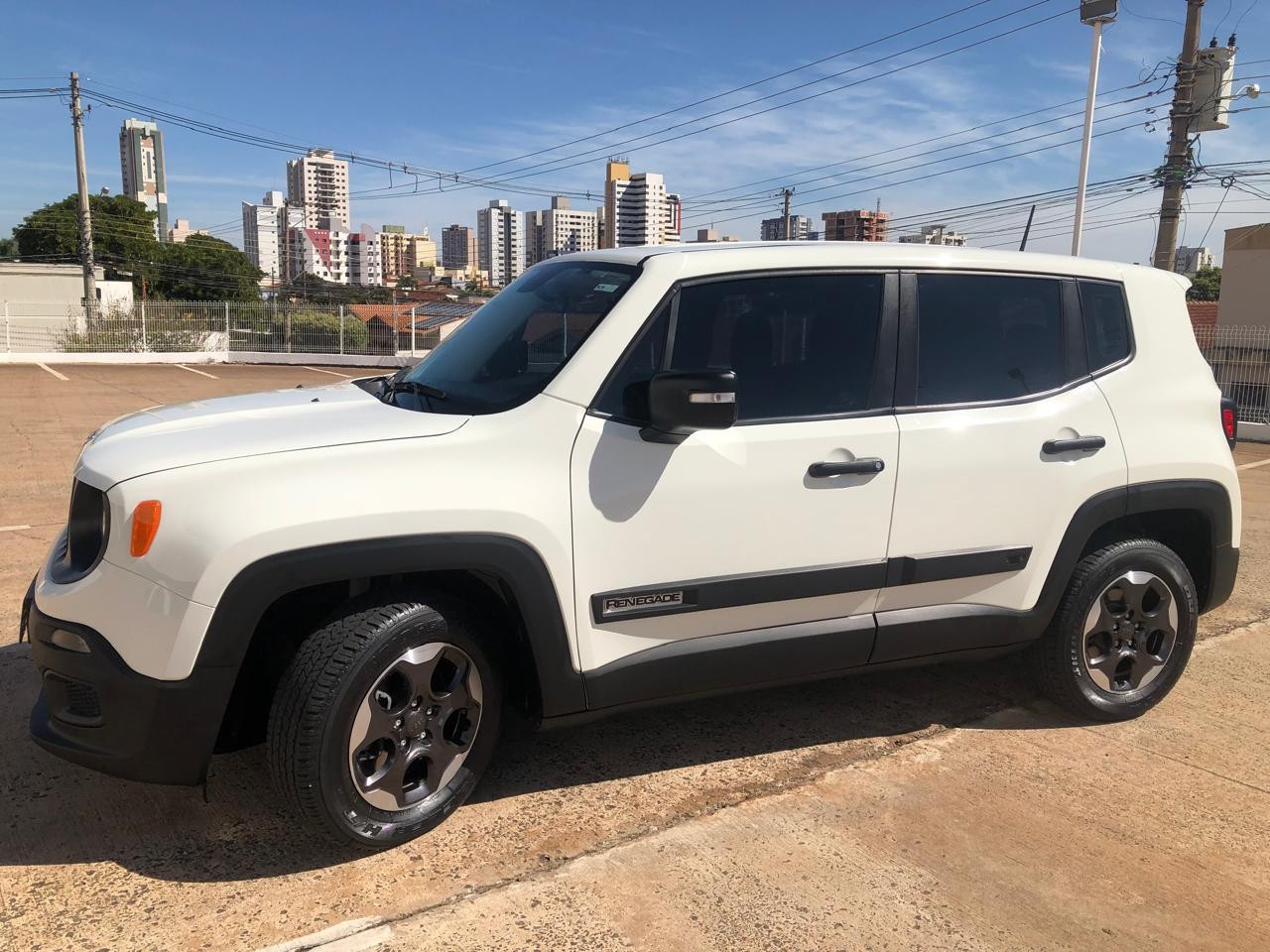 Renegade 1.8 16V 4P FLEX