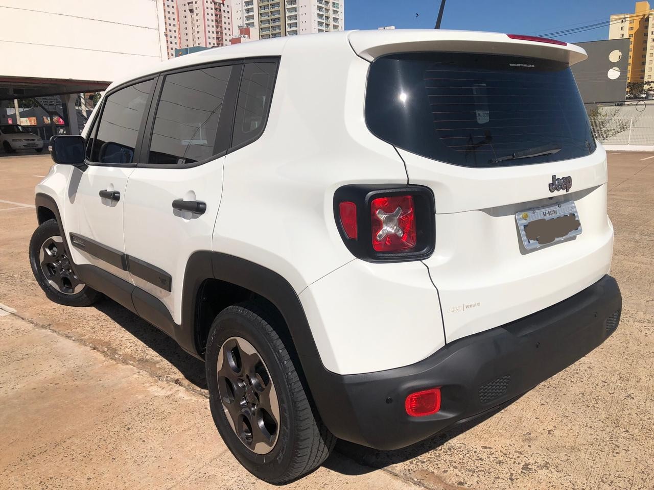 Renegade 1.8 16V 4P FLEX