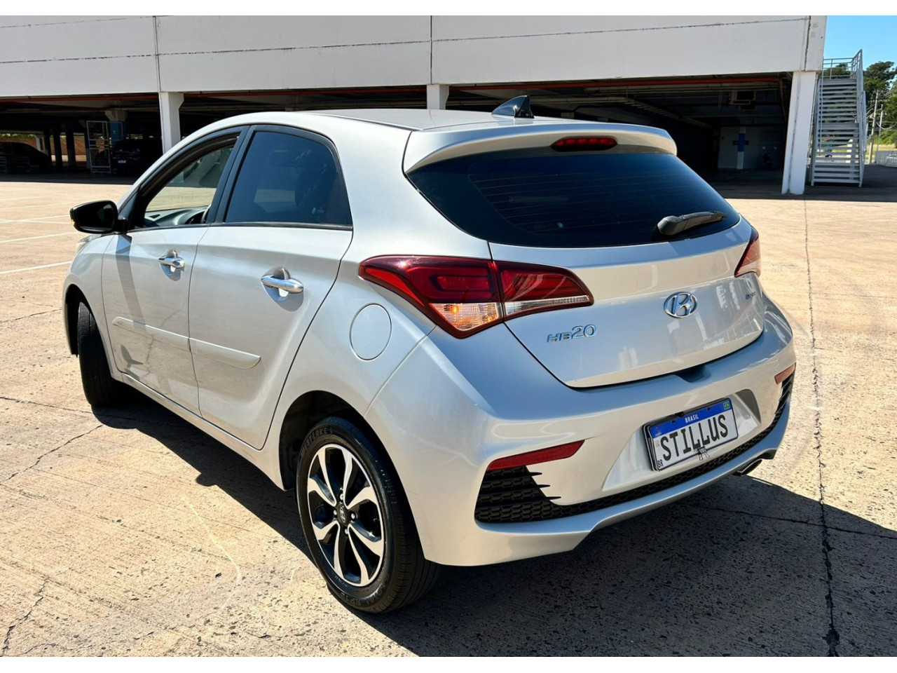 HB 20 Hatch 1.6 16V 4P FLEX R SPEC