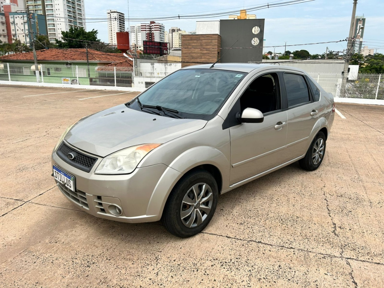 Fiesta Sedan 1.6 4P FLEX