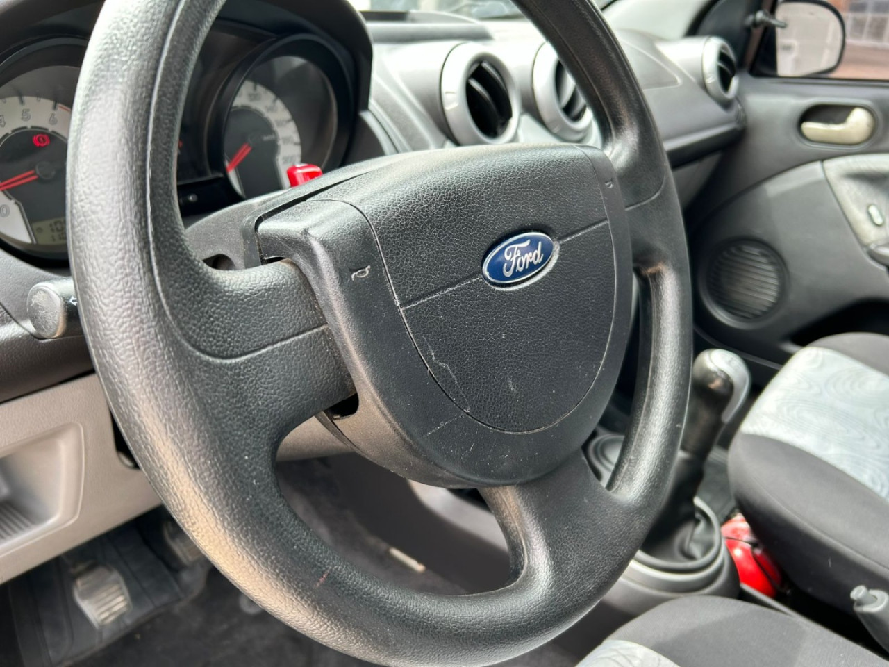 Fiesta Sedan 1.6 4P FLEX